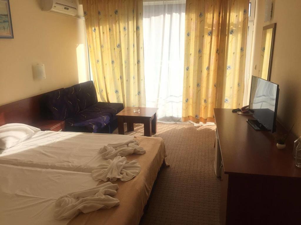 נסבר Family Hotel Eliri מראה חיצוני תמונה
